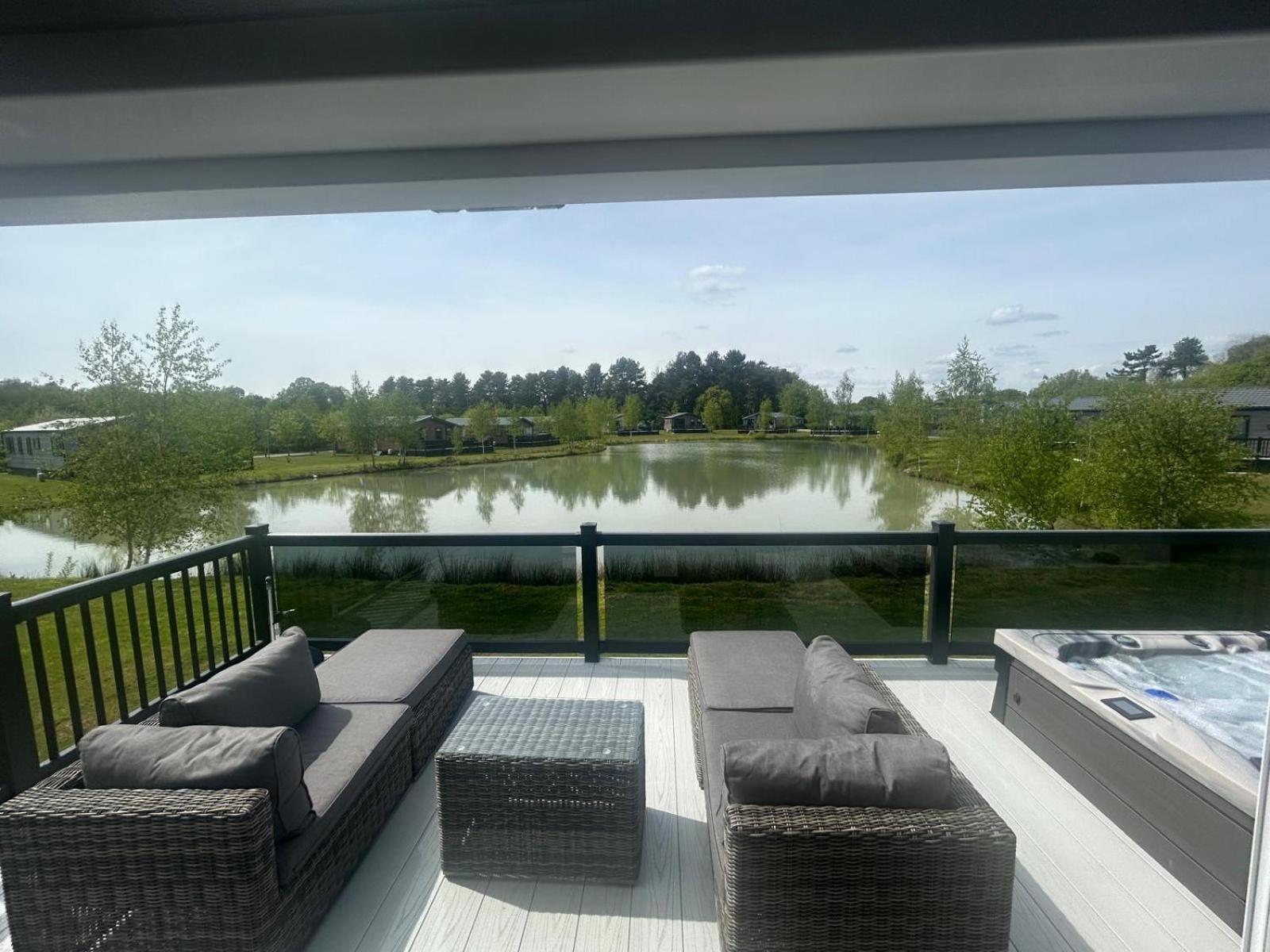 Hotchkin Lodge วูดฮอลล์สปา ภายนอก รูปภาพ