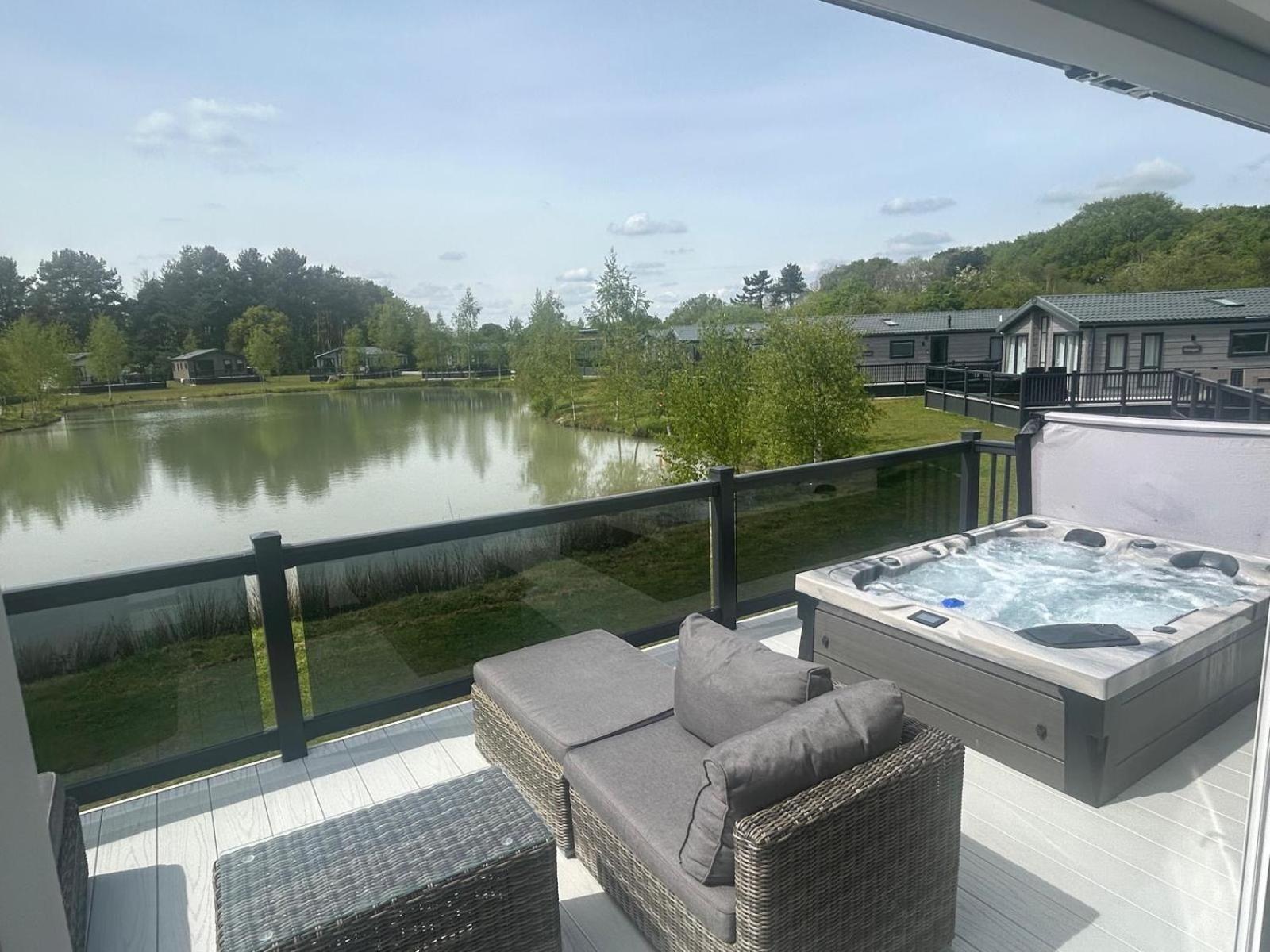 Hotchkin Lodge วูดฮอลล์สปา ภายนอก รูปภาพ