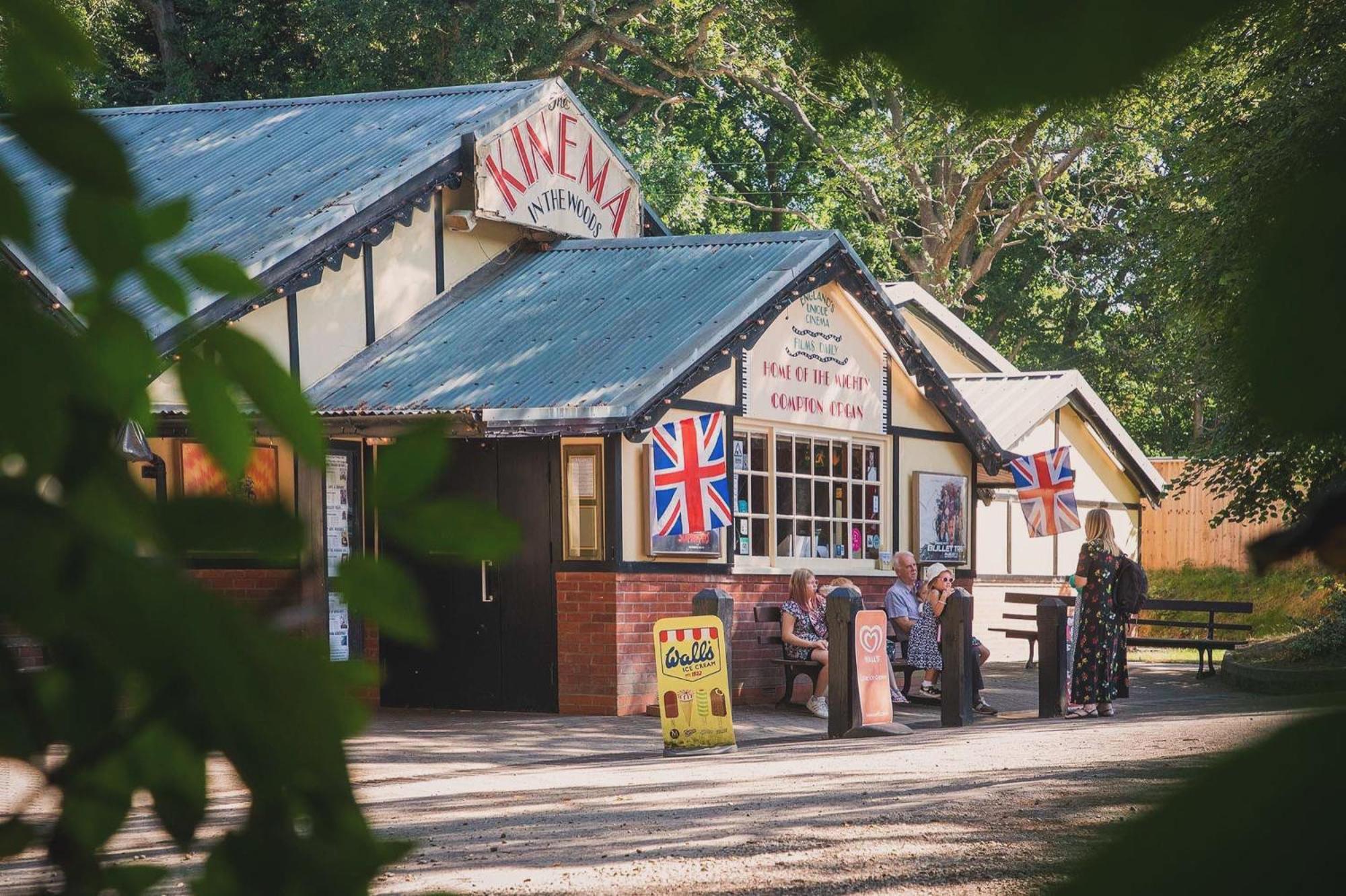 Hotchkin Lodge วูดฮอลล์สปา ภายนอก รูปภาพ